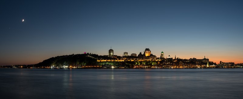魁北克<br>搭渡輪到對岸Levi's看夕陽及夜景