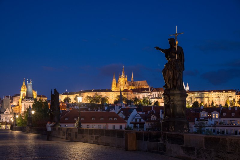 布拉格<br>查理大橋夜景