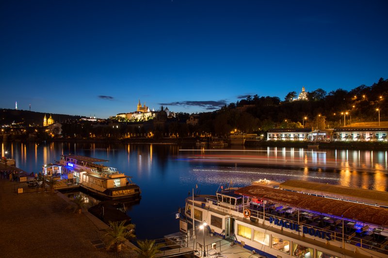 布拉格<br>伏爾塔瓦河邊的金色之城